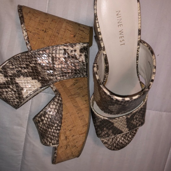 Snake Skin wedges (Nine West) - Picture 3 of 4